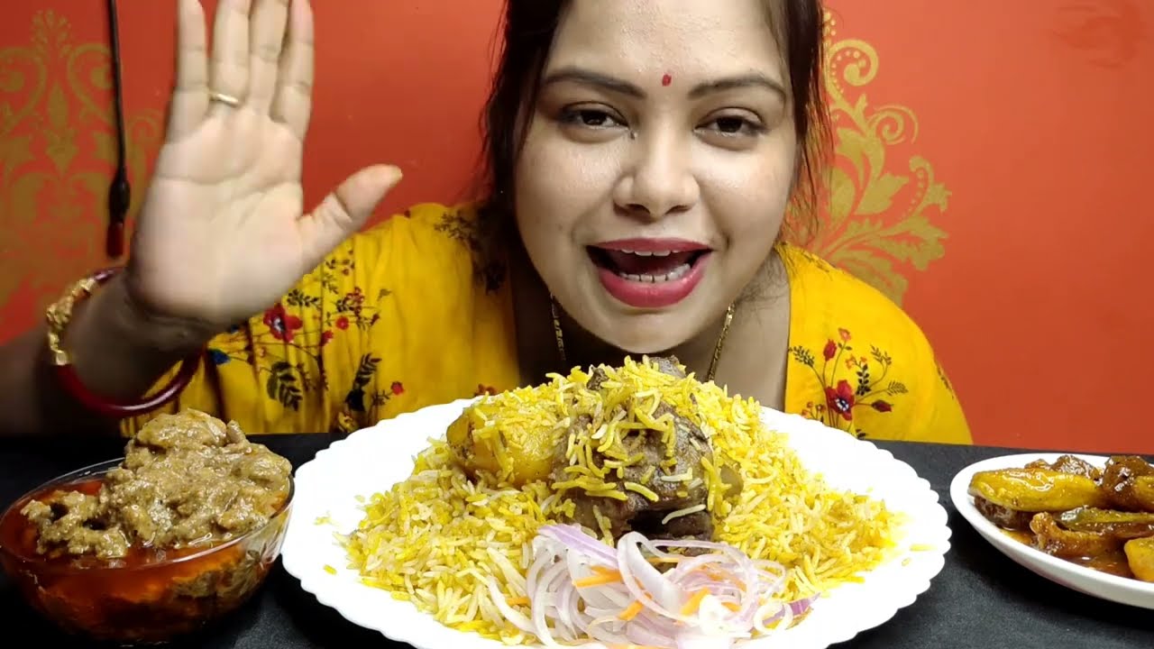 Eating Mutton Biriyani And Mutton Vorta With Mango Chatni।।