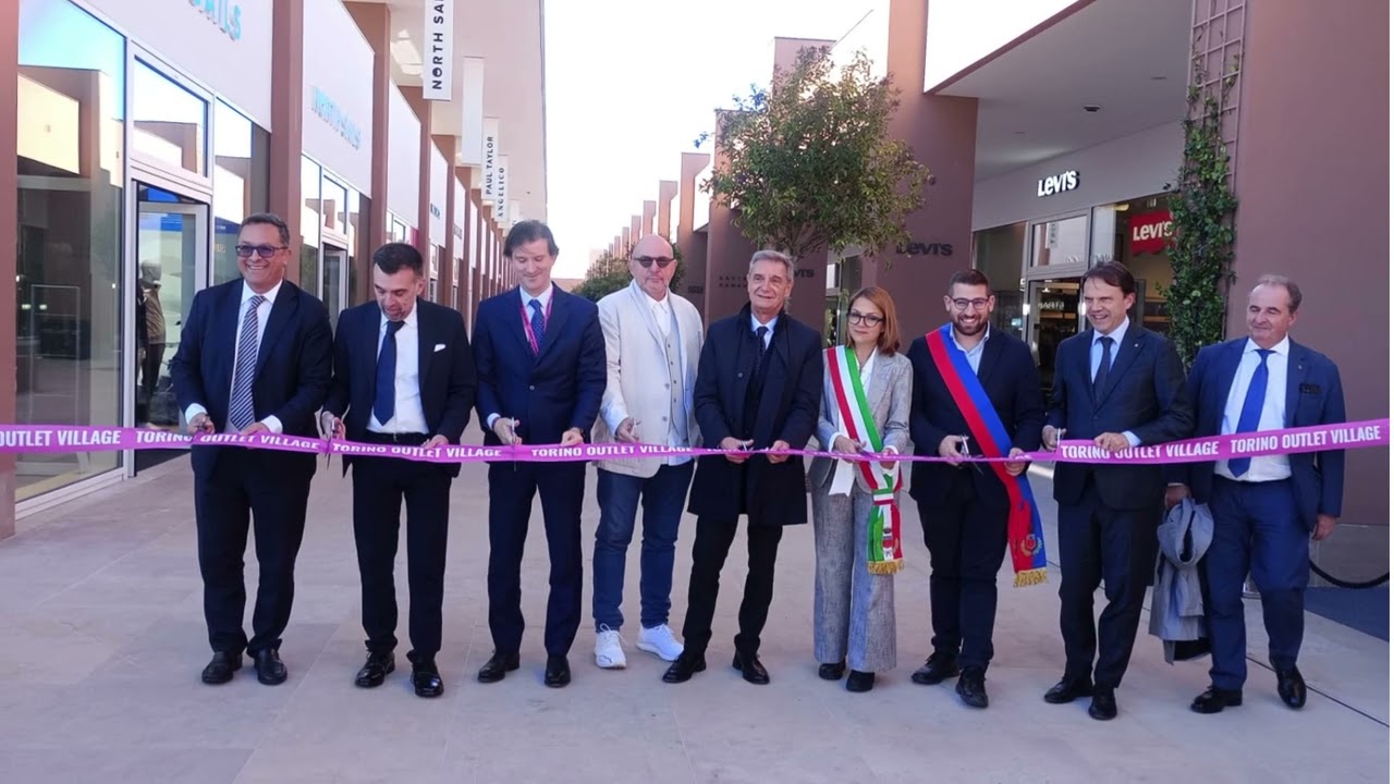Torino Outlet Village si rinnova: ampliamento da 11.000 mq, nuovi brand e mostre spettacolari 🎨🛍️