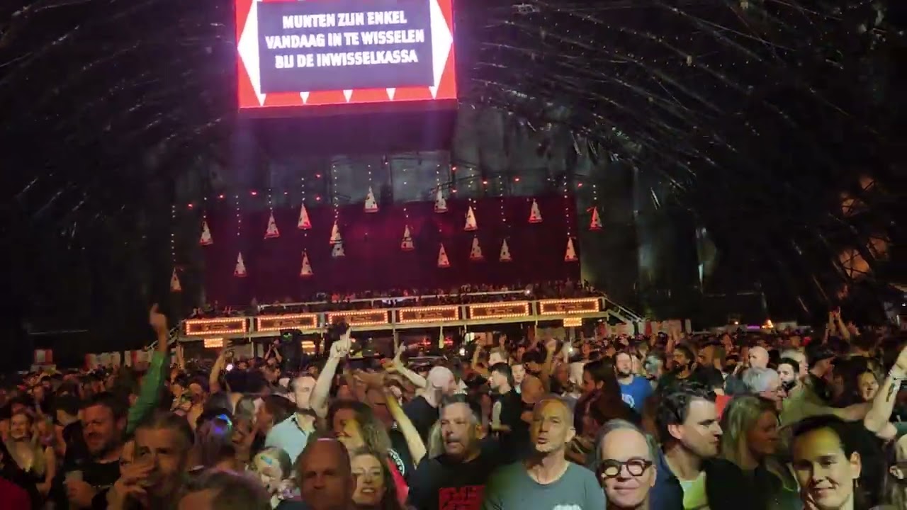 BZB tijdens Slotconcert van Rowwen Hèze 2025