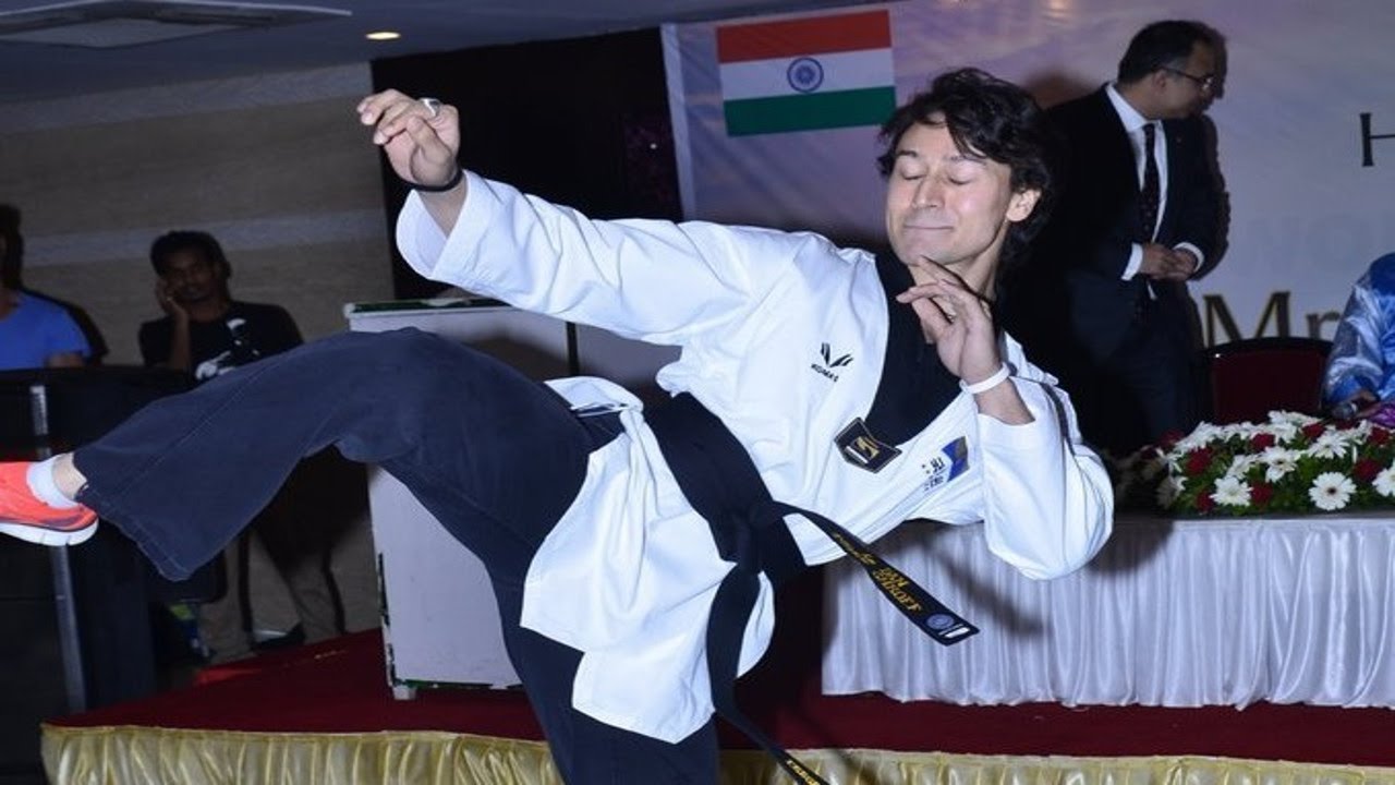 Is Tiger Shroff's Kick Better Than Salman's KICK?