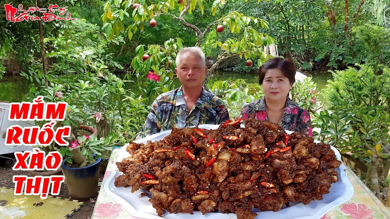 Ông Bà 5 Châu Đốc Hướng Dẫn Xào Mắm Ruốc Đặc Với Thịt Ba Rọi Miền Tây | NKGĐ