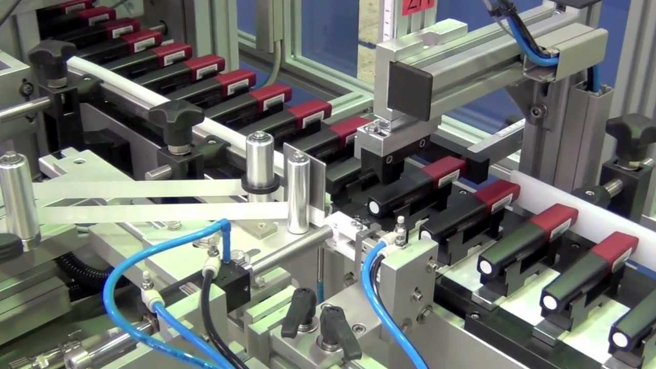 BBK - Labelling machine for Lipstick and Mascara products