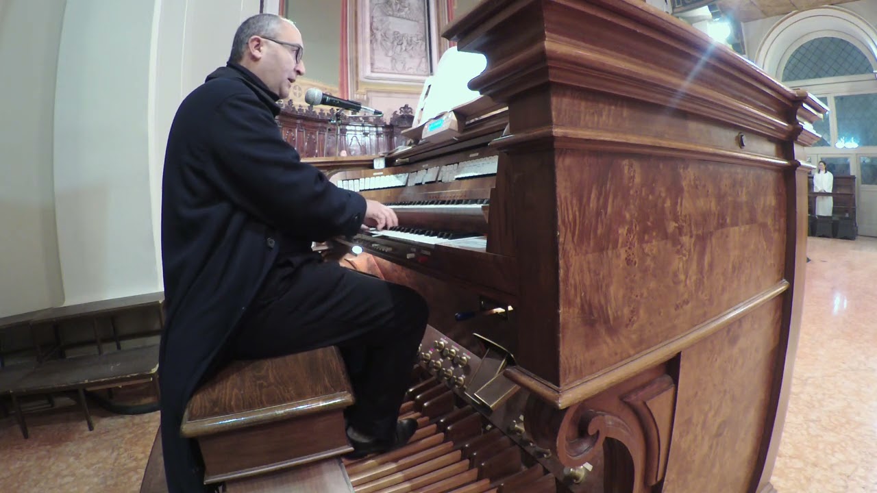 CANTAN GLI ANGELI DEI CIELI ( HARK THE HERALD ) 06-01-2025