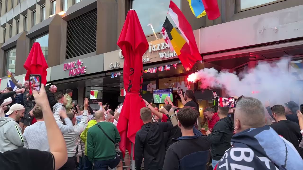 BEST OF ENGLAND FANS (SWEET CAROLINE, DONT TAKE ME HOME AND SCOTLAND GET BATTERED)