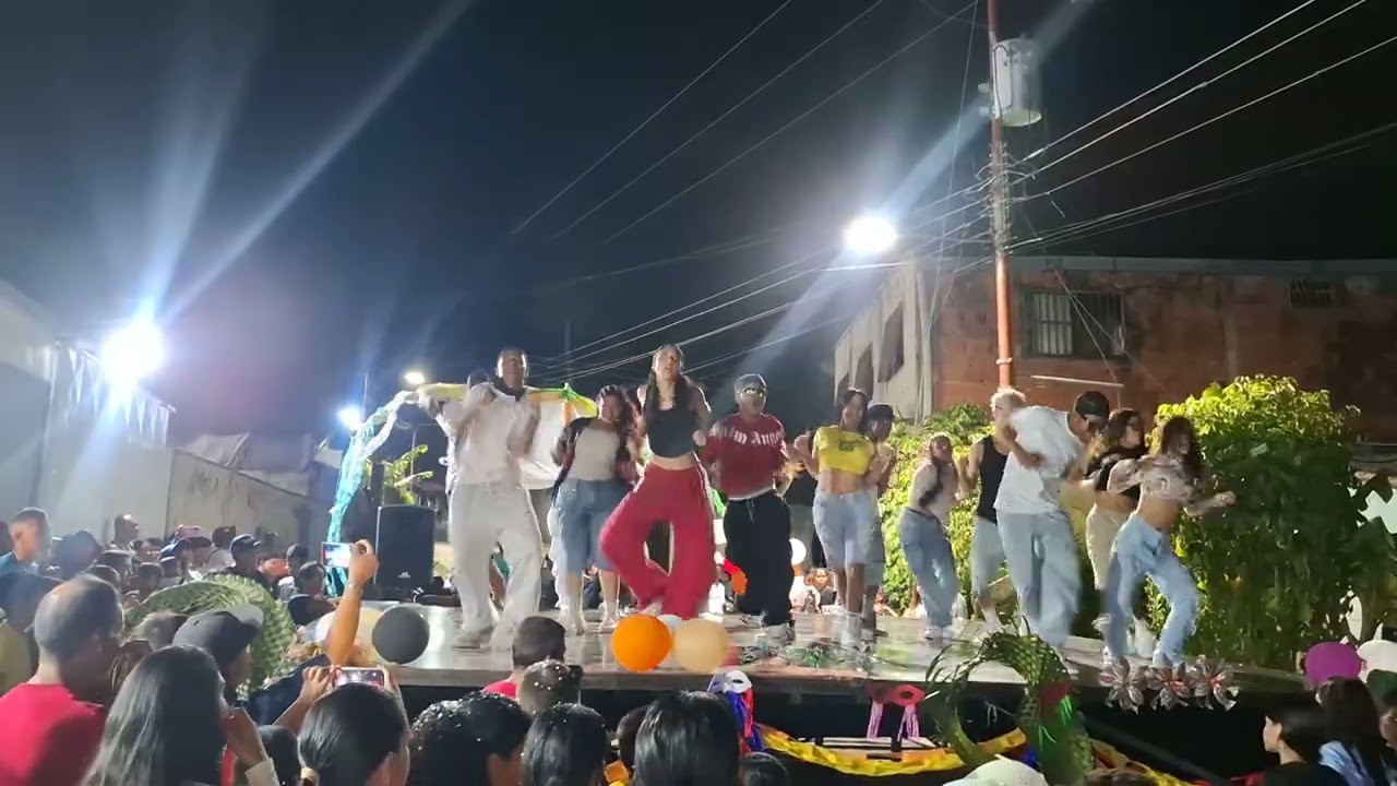Elección de la reina sector las brisas mariara Edo Carabobo 