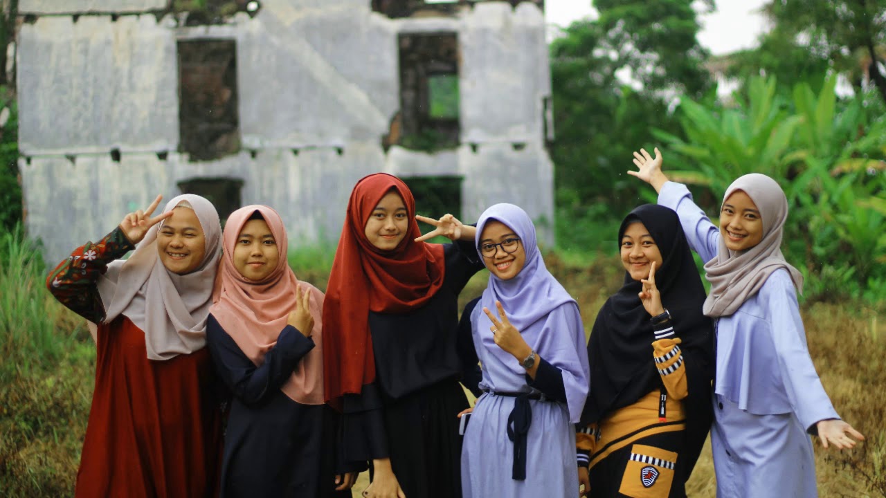 SMAN 1 DARANGDAN XII IPA 3 ATOUNA EL-TOUFOULE