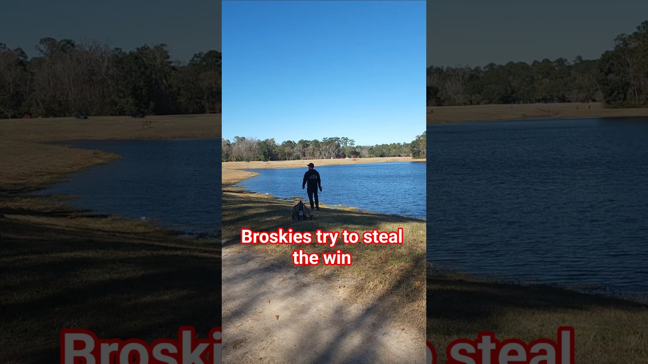 disc golfer loses the lead 😔 