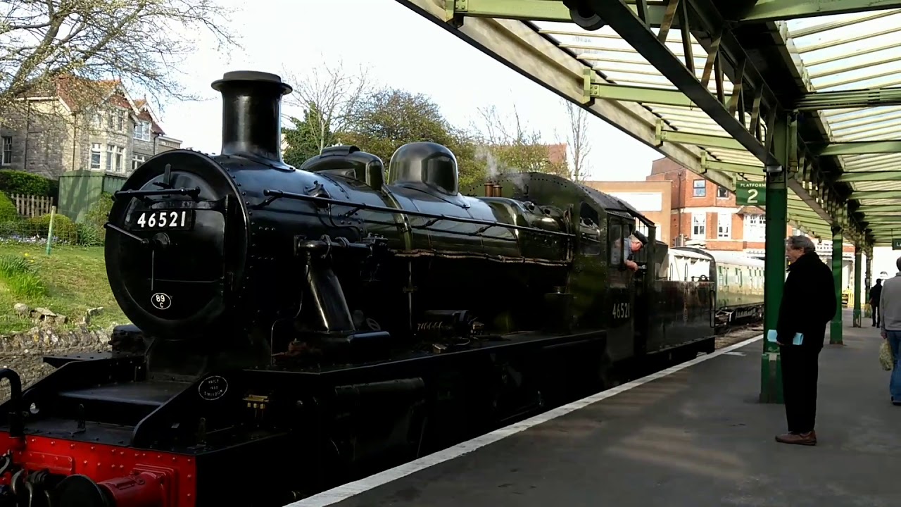 Ivatt 2-6-0 class 2MT no.46521 at Swanage railway 8/4/2019