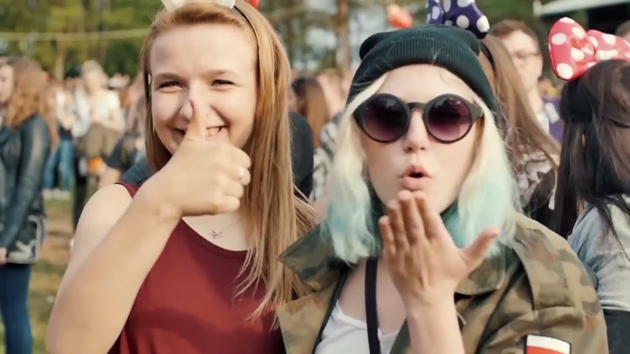 Akcent - Oczarowałaś Mnie - Official Video
