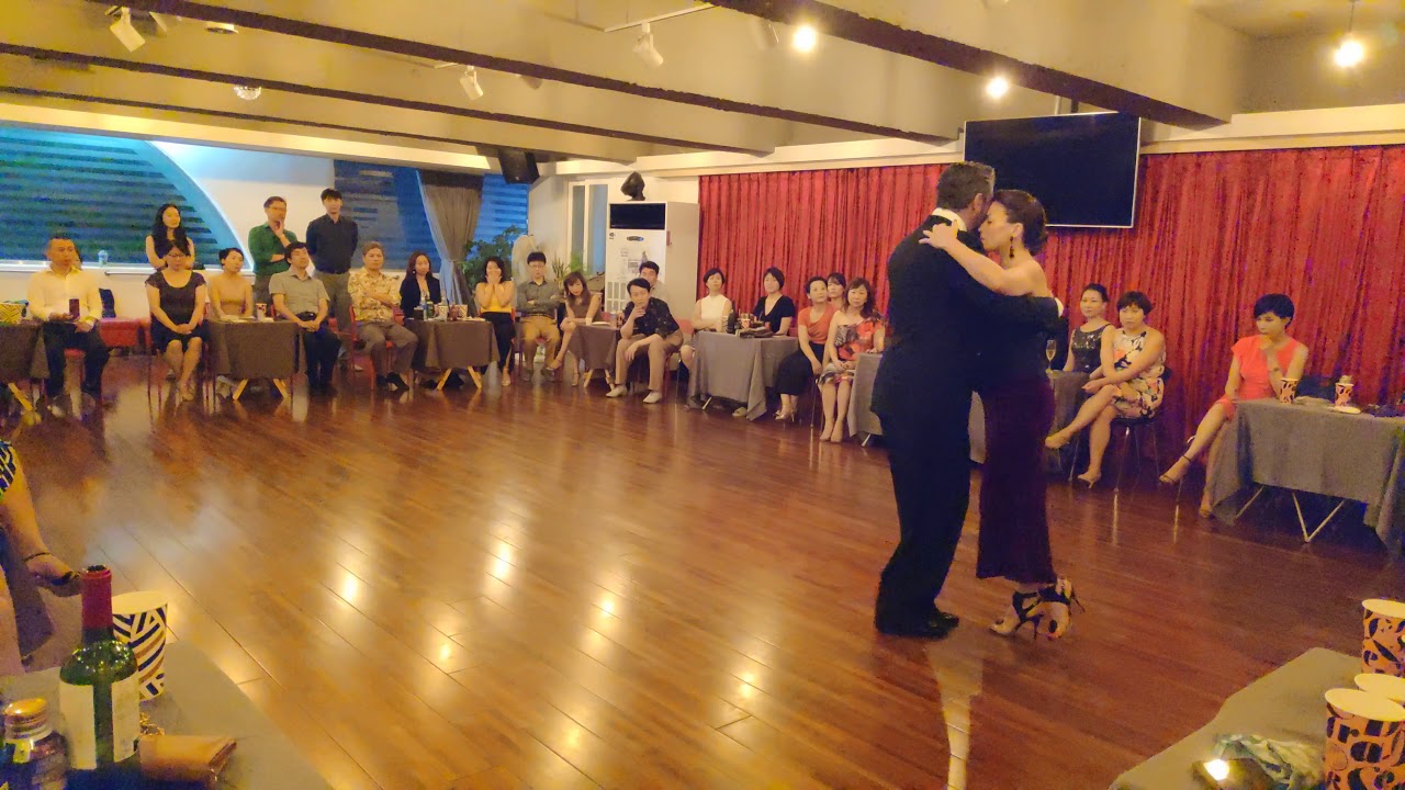 Andres Laza Moreno Y Eladia Cordoba 2019 in Busan -1