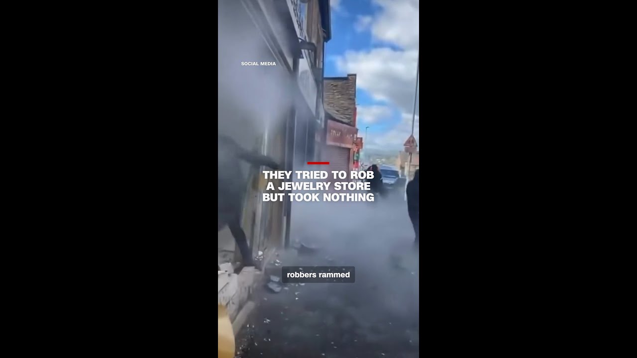 Они попытались ограбить ювелирный магазин, но ничего не украли.