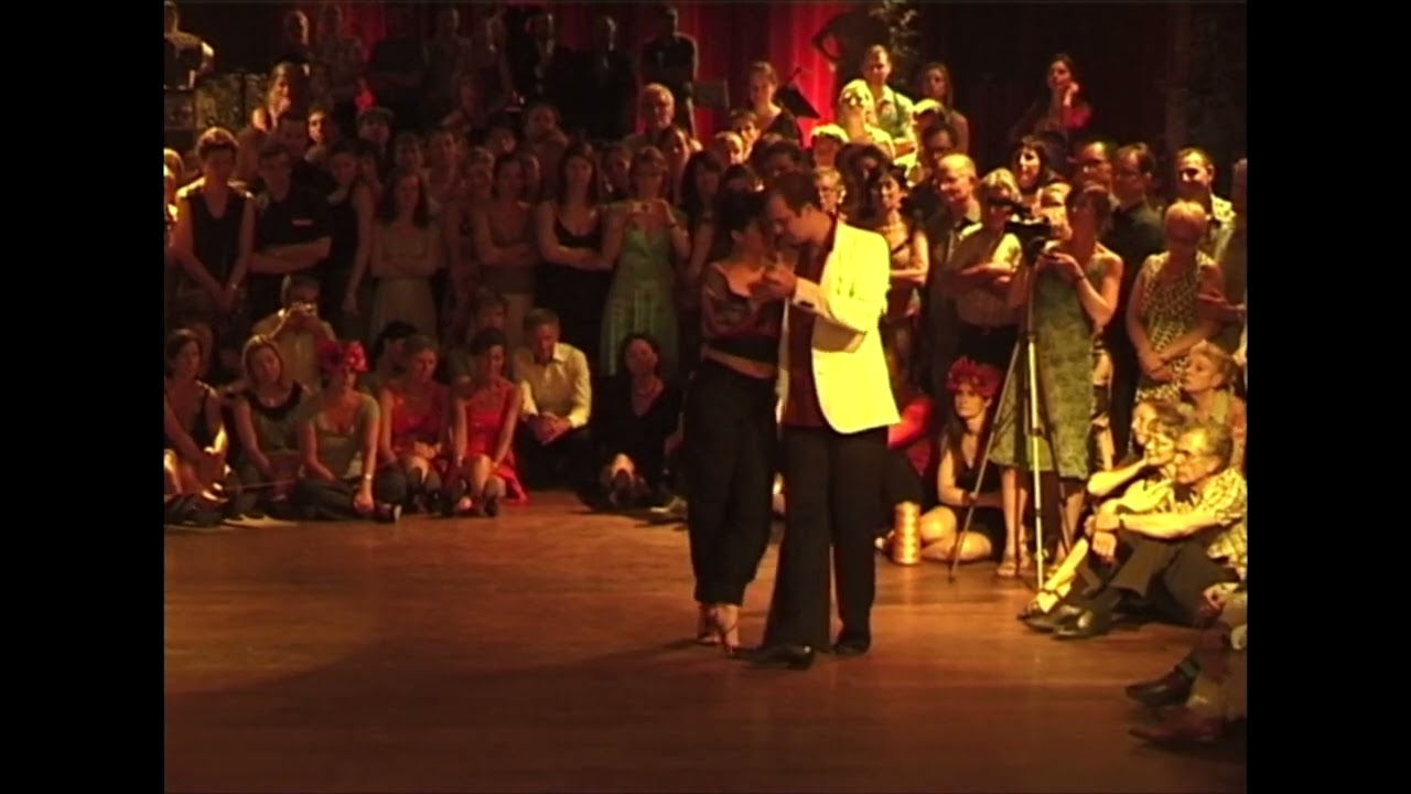 video 5 (demo 1 Astrid & Nicolas) @ Noche  de Amor Vooruit Gent 24/4/2011
