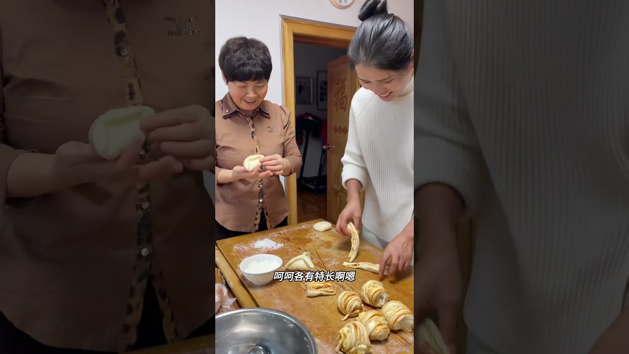 马上快过年了，今年给姥姥染个头发，晚上婆婆给我们蒸花卷，做酱炖豆腐。#酱炖豆腐 #辣椒花卷 #染头发 #东北猫冬生活 #东北农村生活