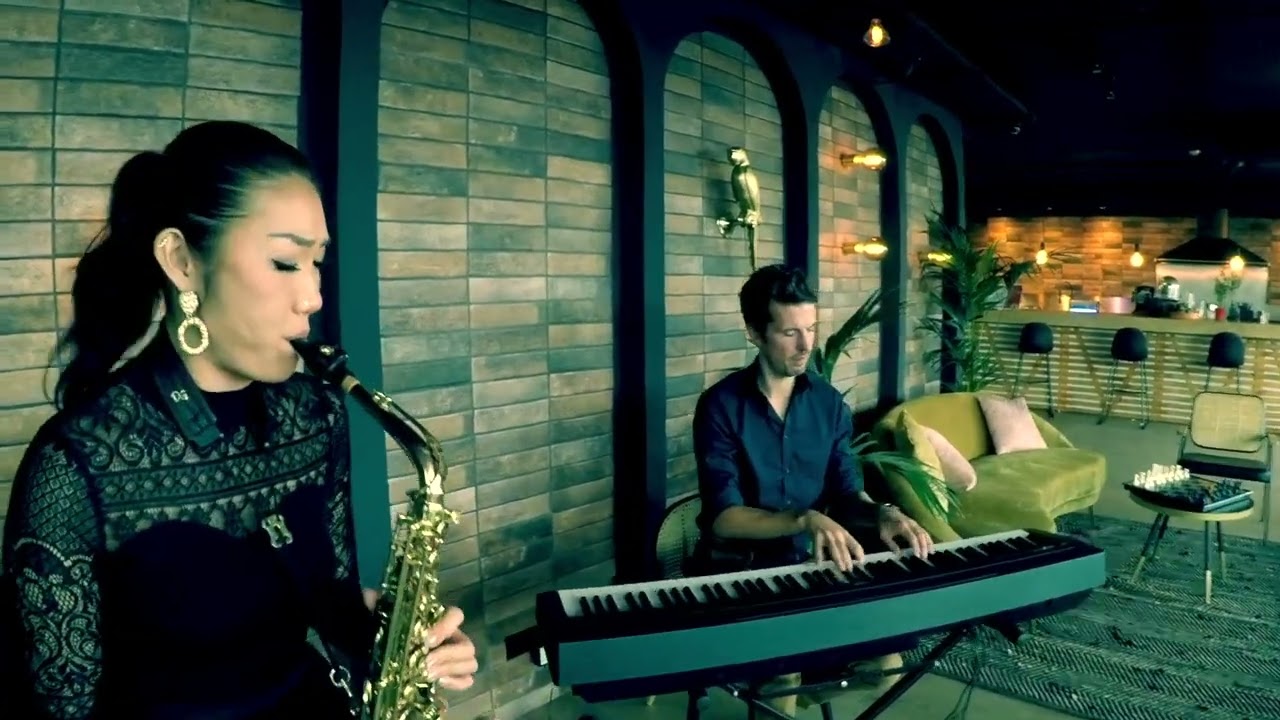 Shallow Sax & Piano performed by Ari | Scottish Based Solo Saxophonist