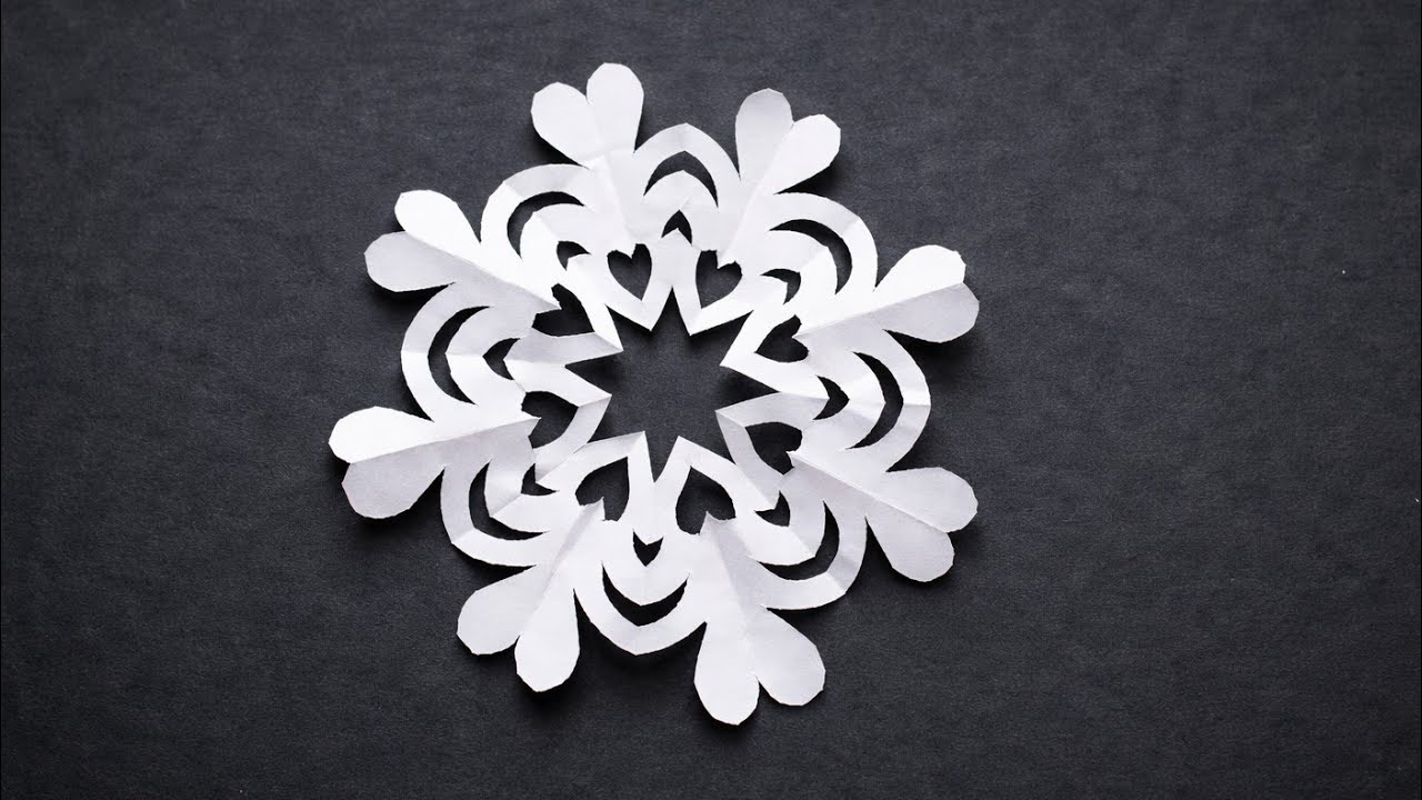Paper Snowflake ❄️ | ቀላል እና ቆንጆ የወረቀት በረዶ አበባ | DIY Winter & Christmas Craft