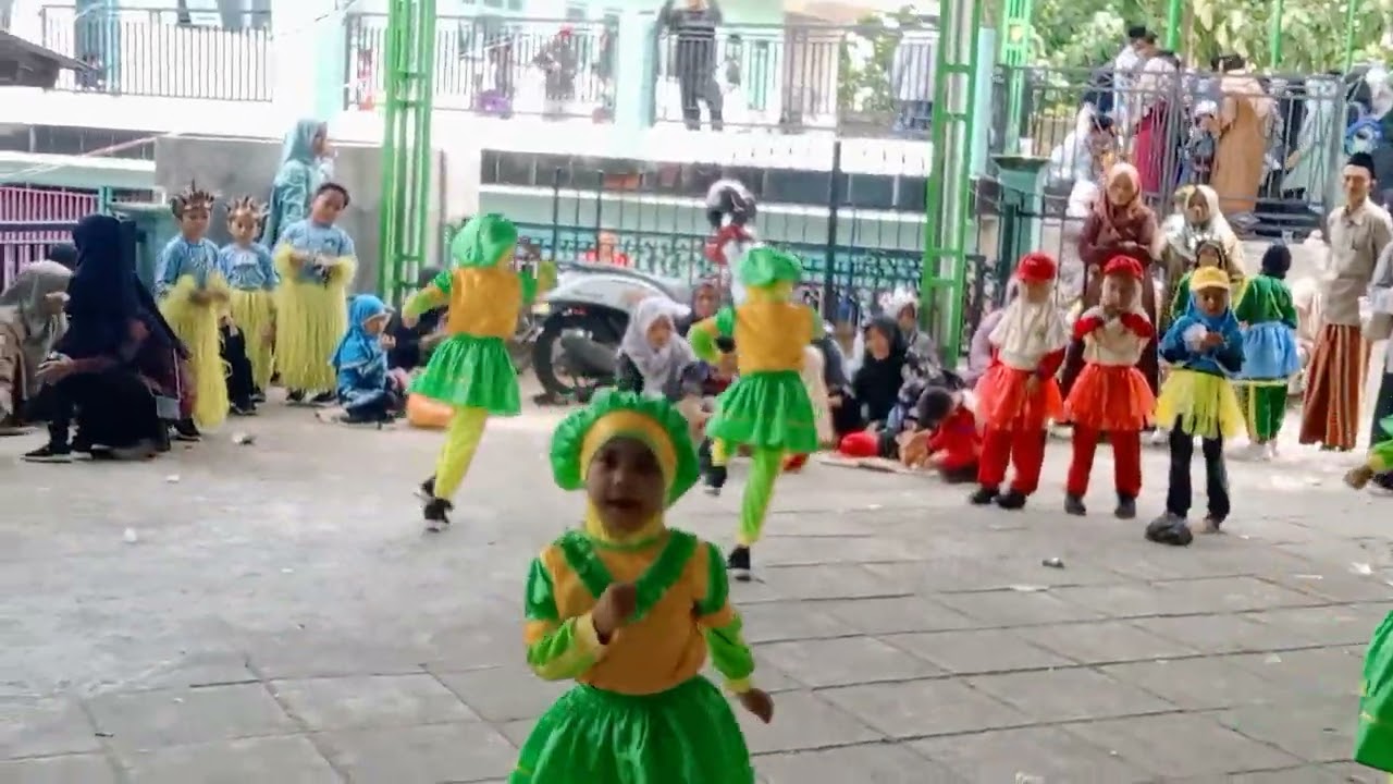Senam Anak indonesia hebat juara 3 tingkat RA SeKecamatan waru pamekasan