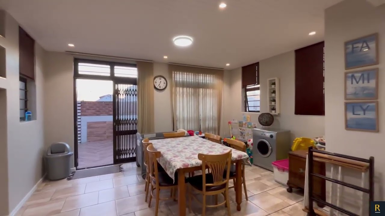 Do not miss this stunning face brick Duplex!!