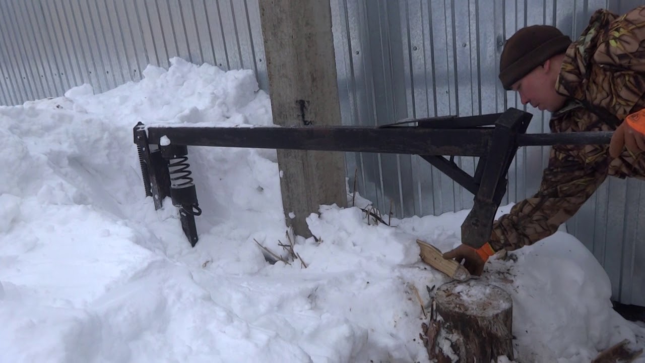 Дровокол. Колун пружинный. Колем дубовые чурки