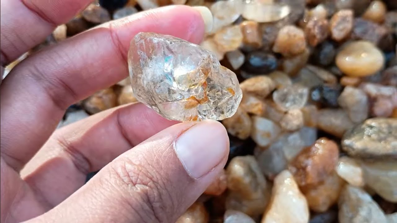 TEM DIAMANTE NO RIO VAMOS PROCURAR 