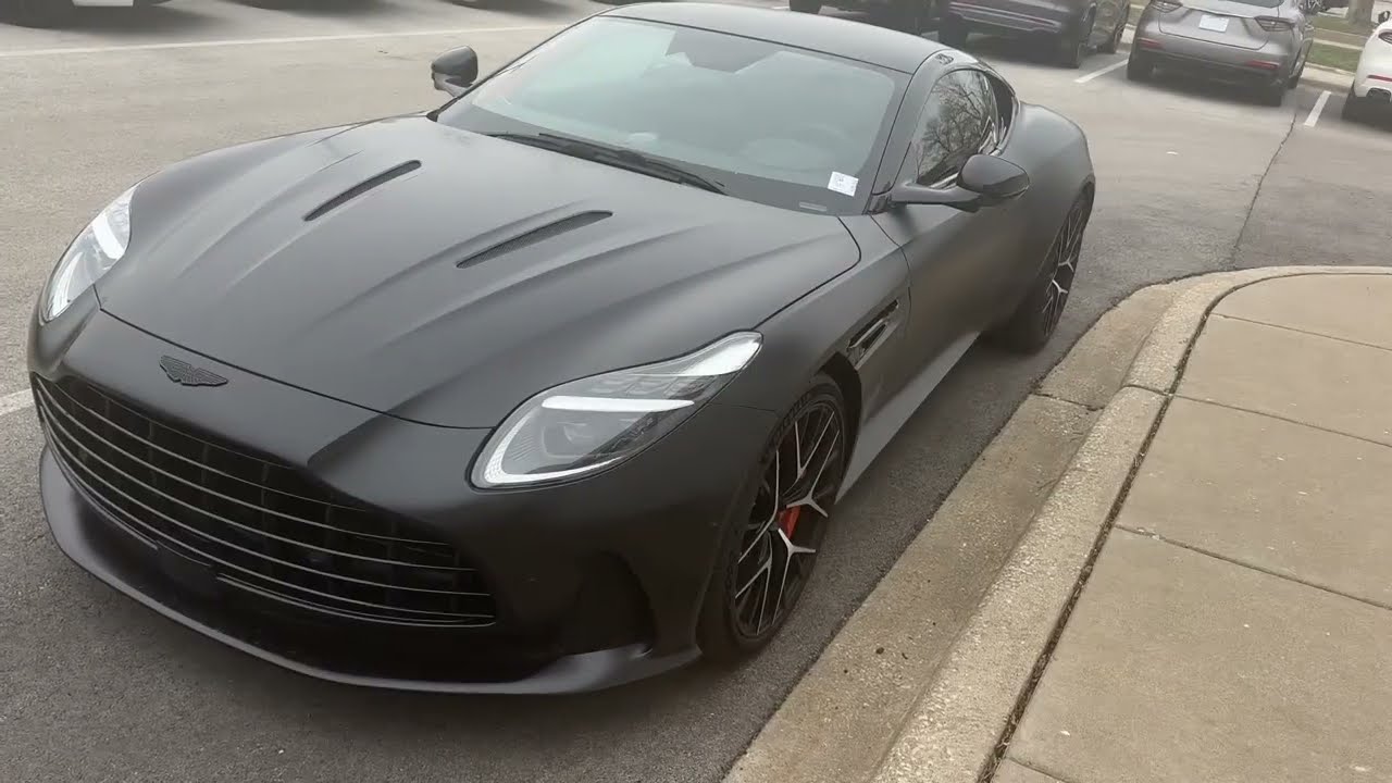 Aston Martin DB12 2025 - Матовый черный