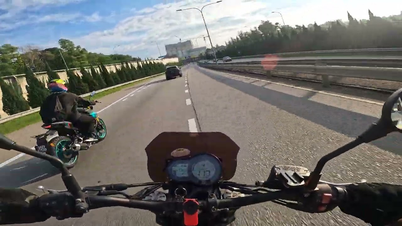 Benelli Leoncino 500 with Akrapovic Exhaust sound