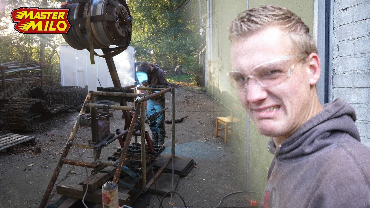 Zelfgebouwde machine krijgt de rupsbanden los! (Rupsband Lostimmer Metronoom) #125