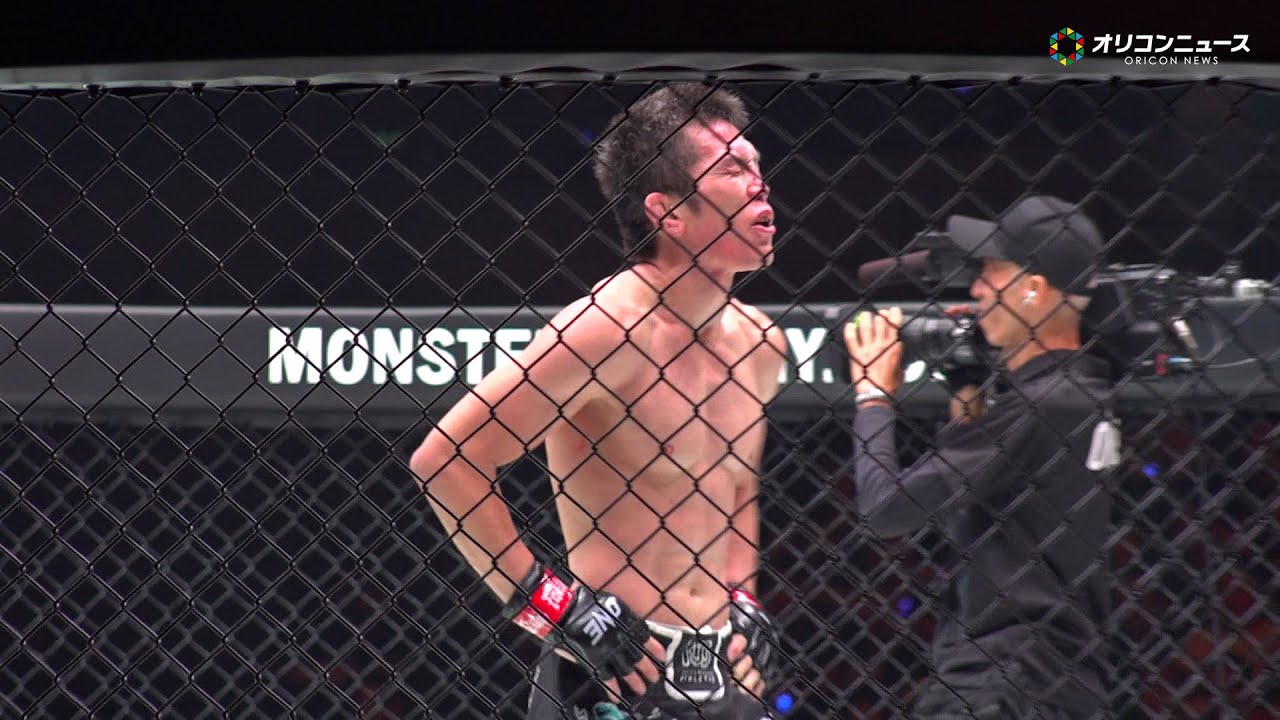 【ONE】青木真也、手塚裕之に衝撃KO負けで呆然　肩車でリングを去る　『ONE 173』試合後リング映像