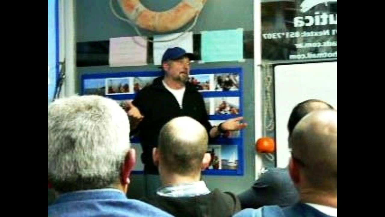 Gerónimo Saint Martín la charla en la Escuela Náutica Dserra