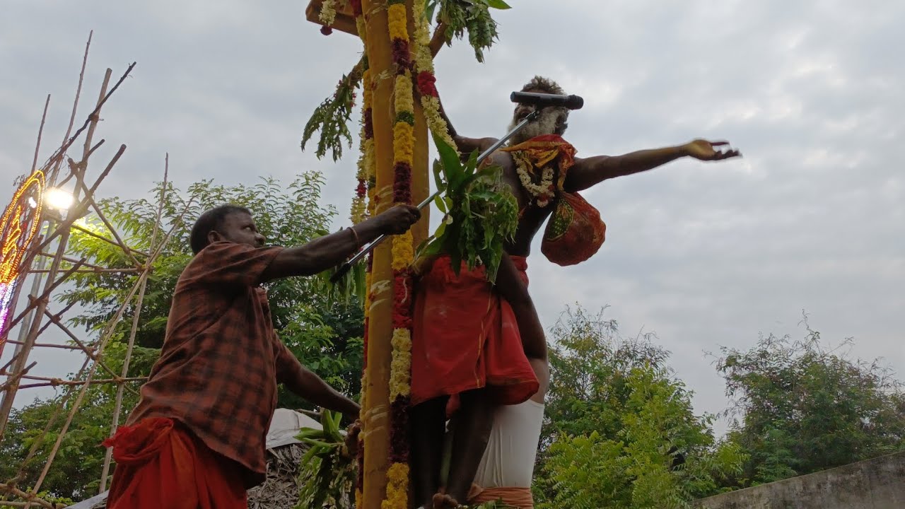காத்தவராயன் கழுகு மரம் ஏறுதல்