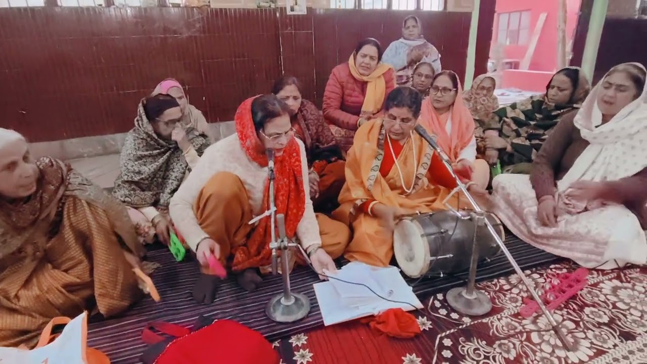 तुलसी भजन 🌹 तुलसा करि सोलह श्रंगार 🌹 श्याम तोय ब्याहन आयेंगे 🌹