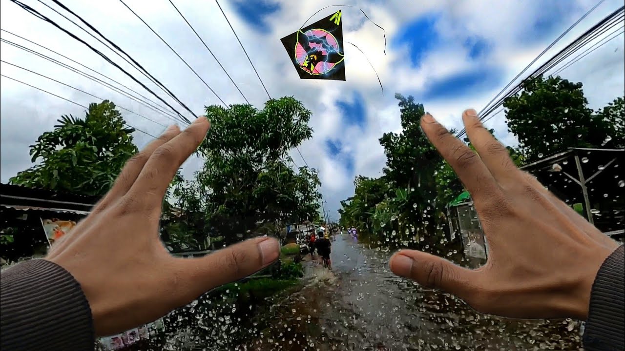 2 HARI BERBURU LAYANGAN BETMEN DI LOKASI BANJIR