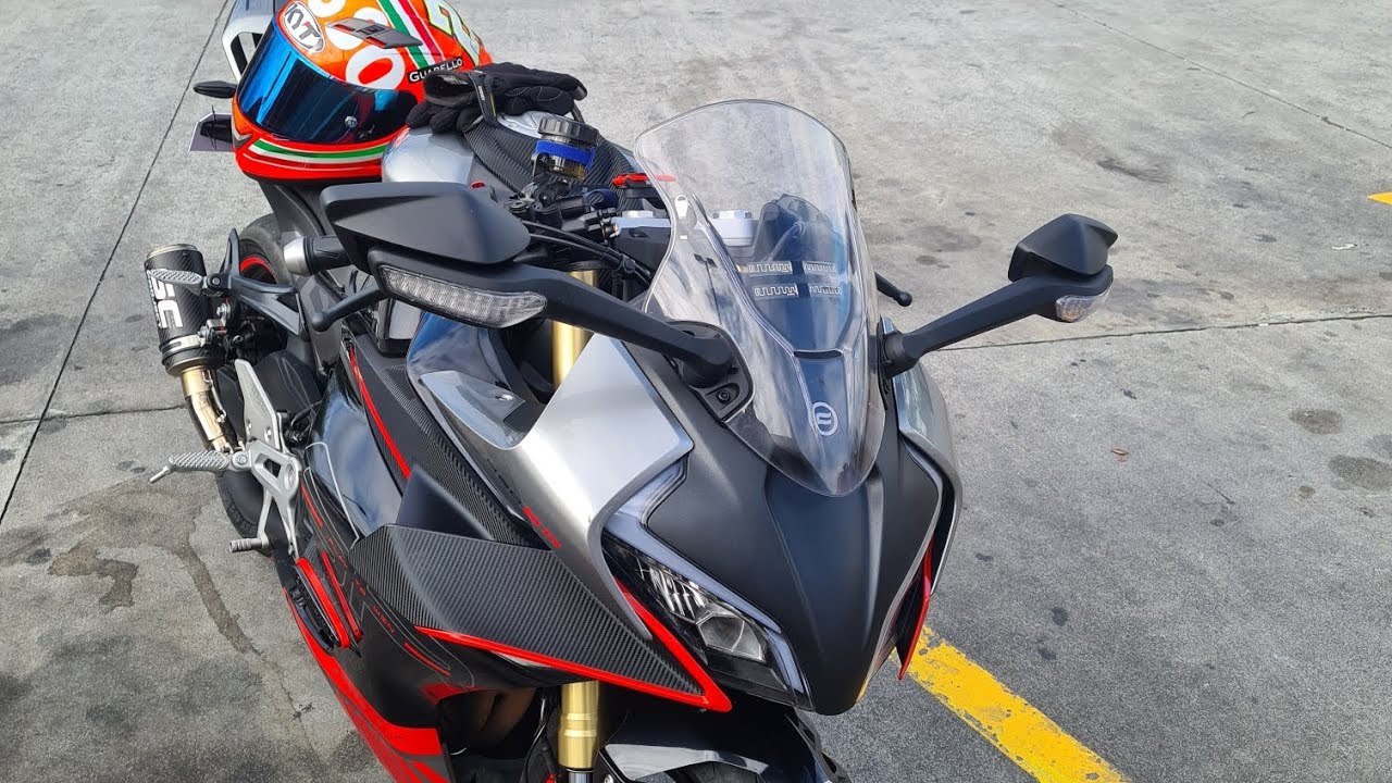 Cf moto 450sr/Pure exhaust sound - Passing thru traffic/Sc project