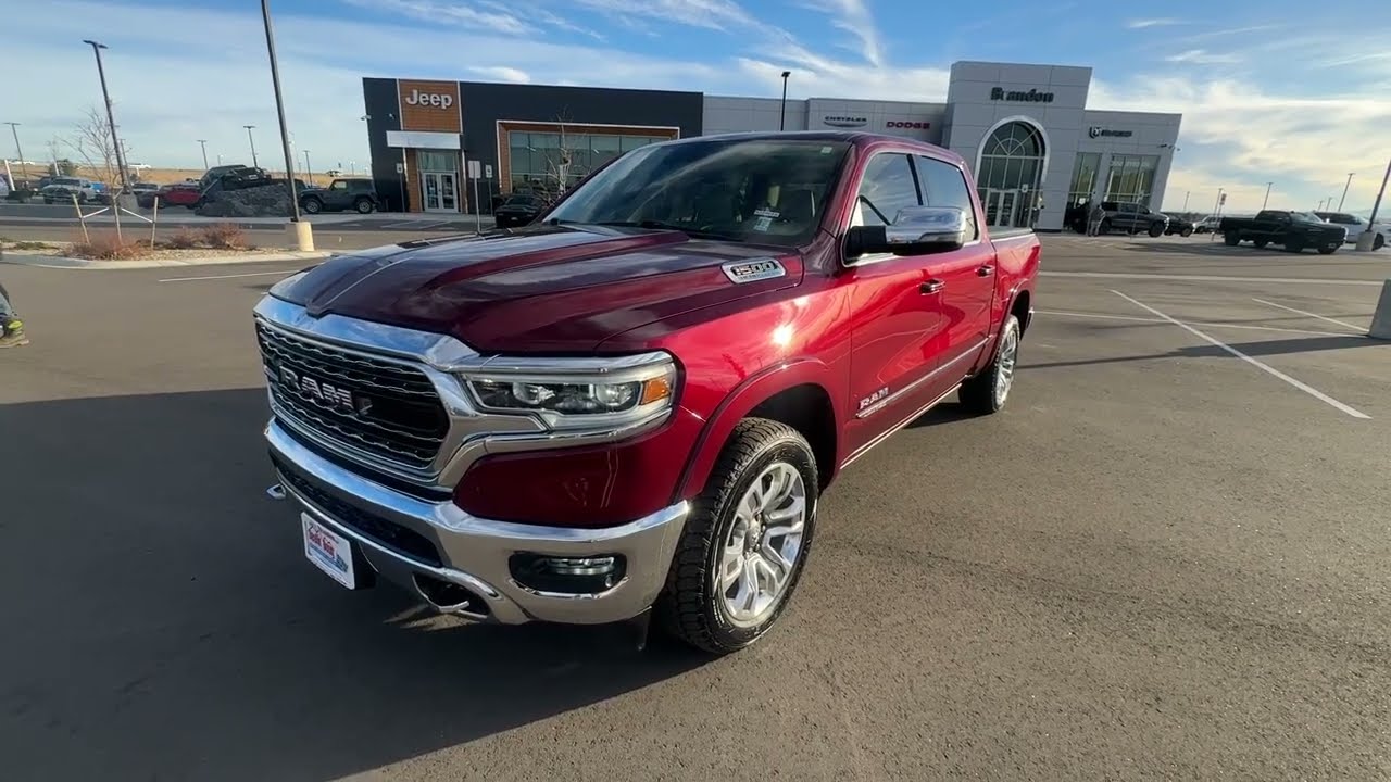 Полный обзор и описание характеристик Ram 1500 Limited Hemi etorque 2023 года в цвете Delmonico Red.