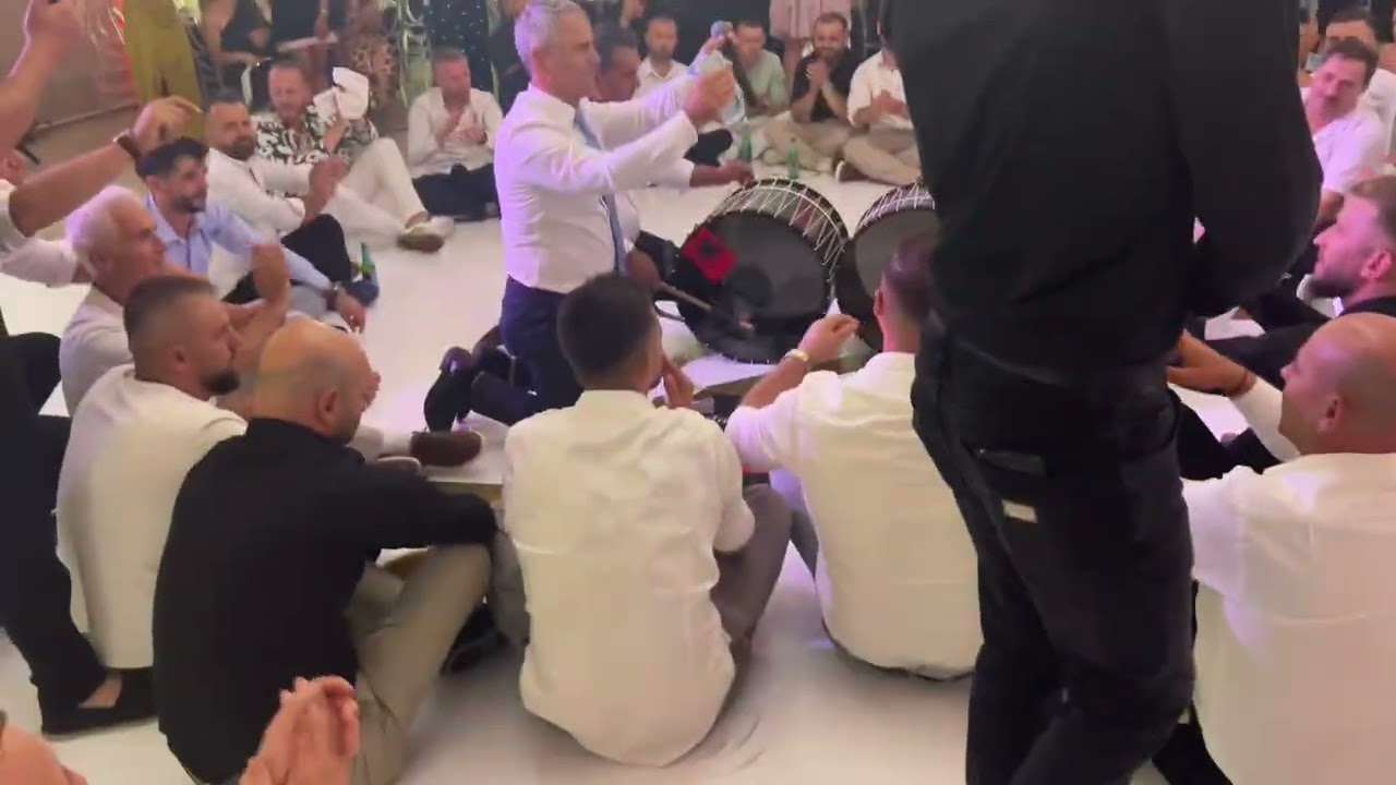 Skifter Etemi-Kenga e Adem Jasharit