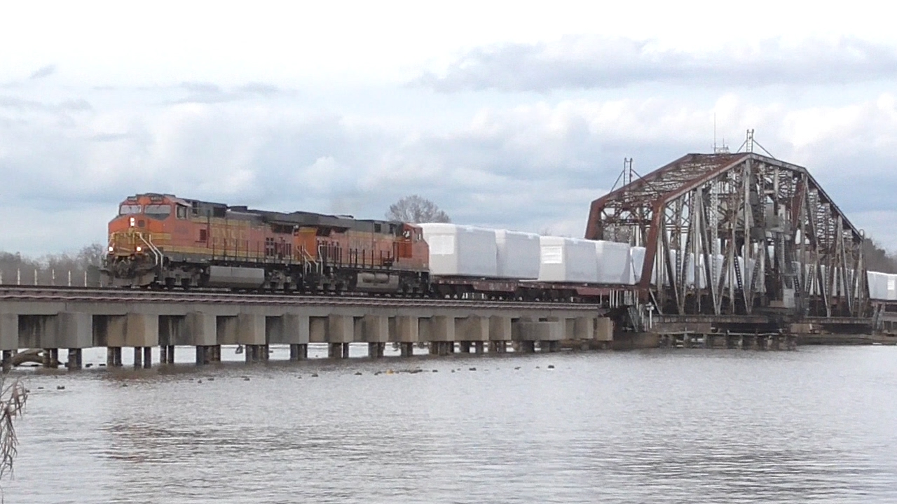 [4J] Exploring the Alabama State Dock Railyards in Mobile, AL, 01/15/2017 ©mbmars01