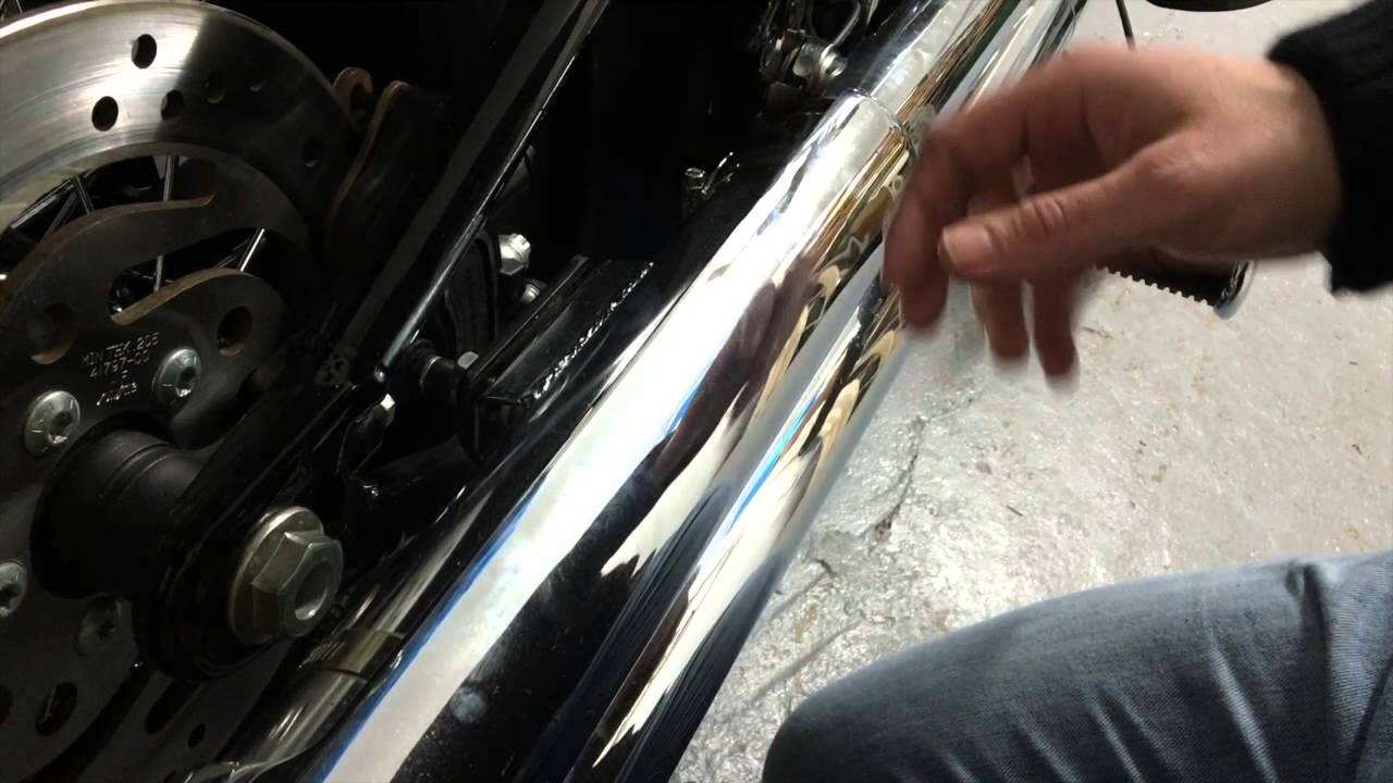 Harley Softail Slim Vance & Hines Big Shots Staggered installation