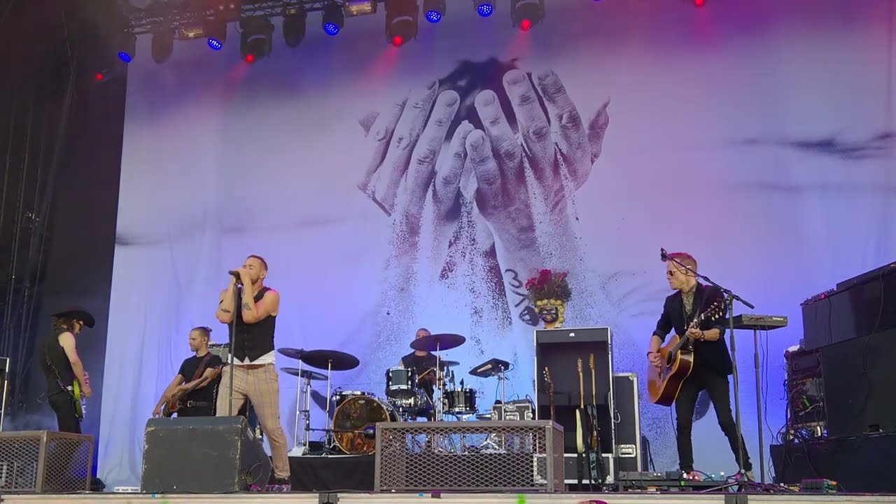Lauri Tähkä & Revohka Mustaherukan Tuoksuinen Tyttö (Tammerfest 2021)