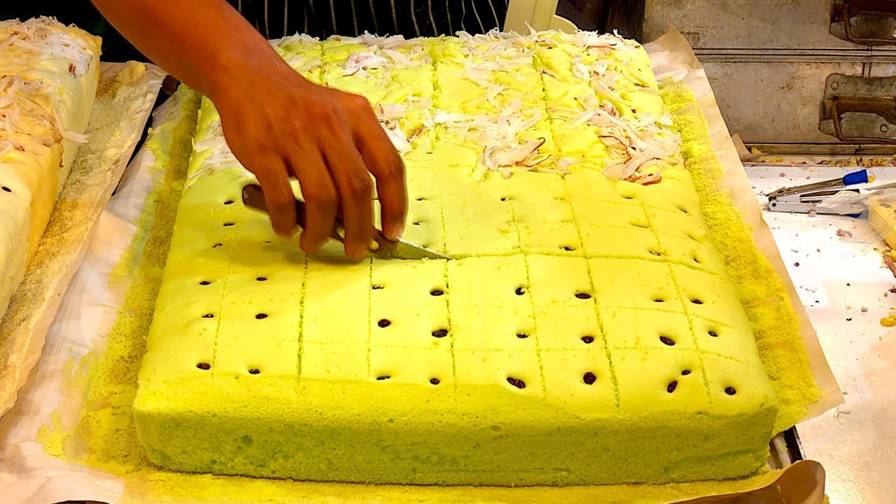 HUGE SPONGE CAKE DESSERT | Bangkok Street Food, Thailand