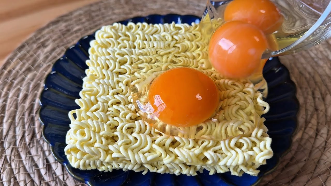 Egg-fried noodles are even better than fried rice! I cook this dish three times a week!