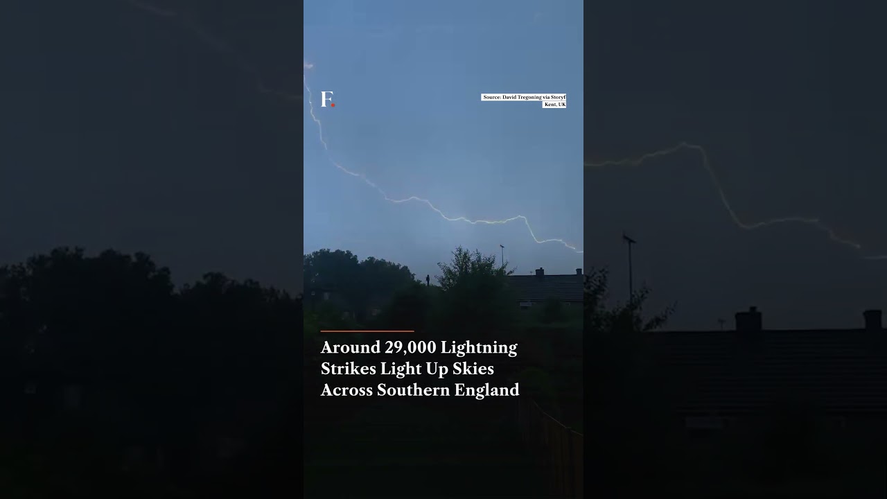 Around 29,000 Lightning Strikes Light Up Skies Across Southern England | Firstpost News | N18G