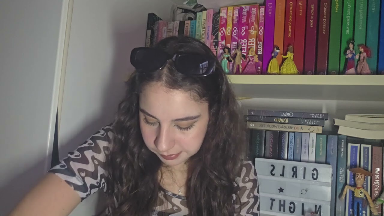 Asmr : Você encontrou uma desconhecida escondida na festa - tapping, inaudível, sussuro, ...