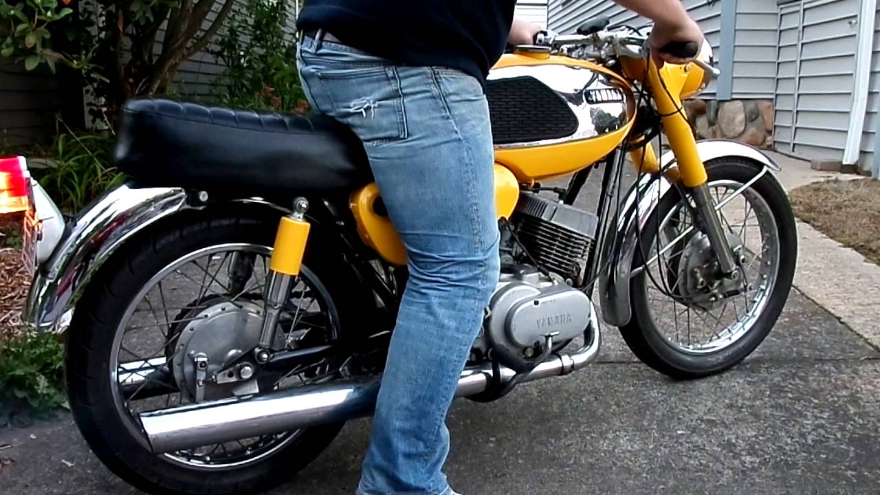 1967 Yamaha YR-1, Yamaha's first sport bike