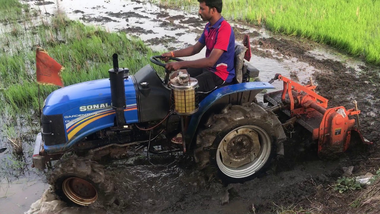 SONALIKA GT-22 PP 4WD IN ROTAVATOR PUDDLING