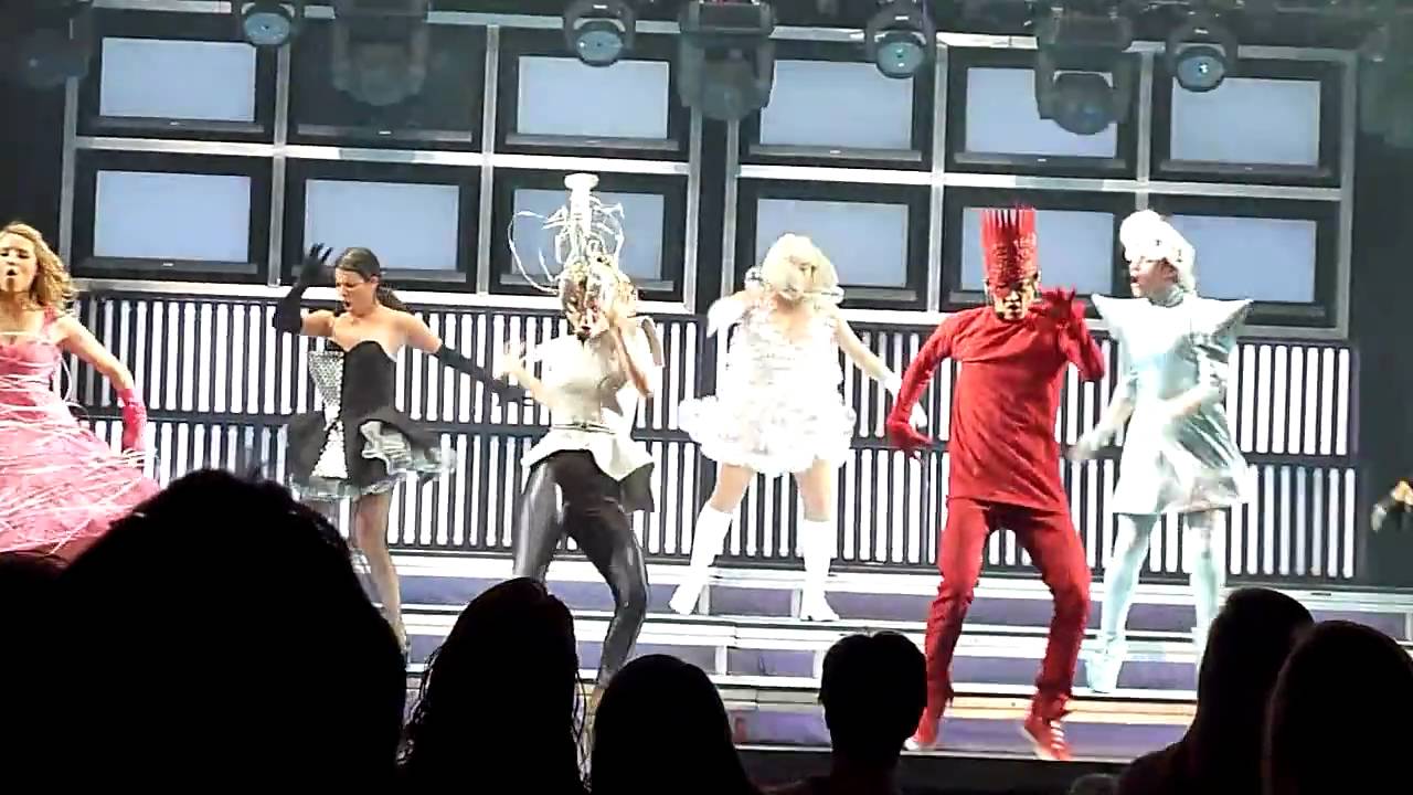 Glee Live Radio City Bad Romance 5-30-10 3p