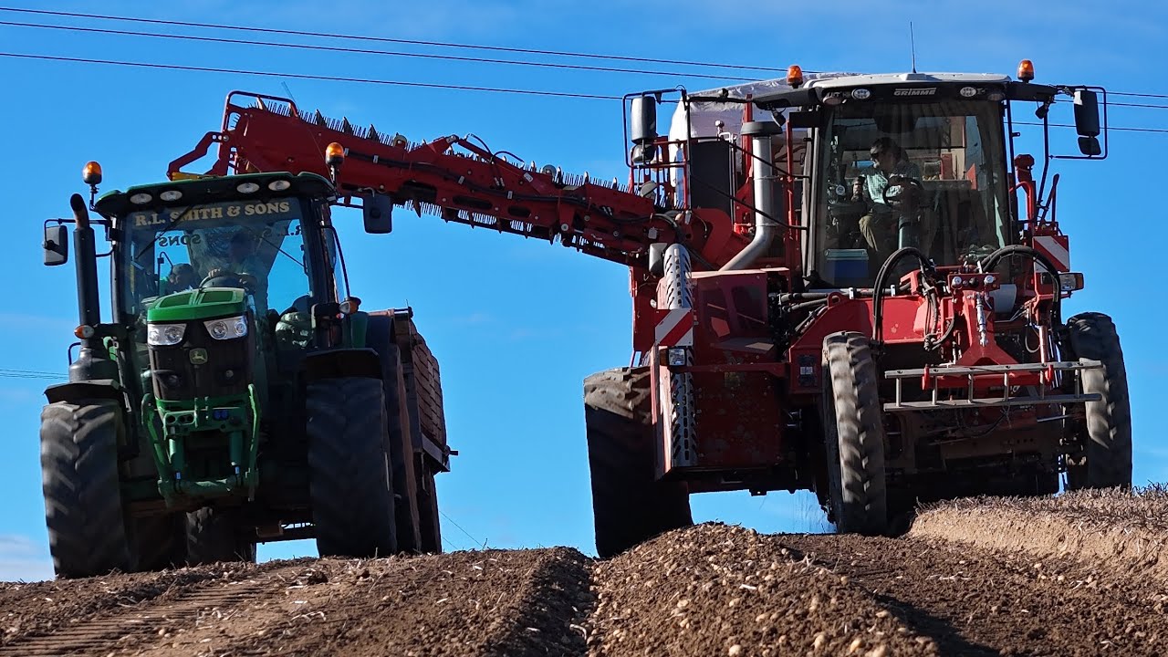 Lifting Tatties 2024 Grimme Varitron 220 PLATINUM