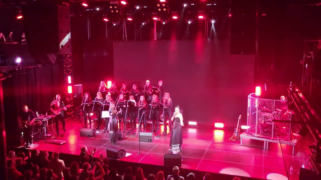 Крихітка feat Хоррор Хор - На першому місці