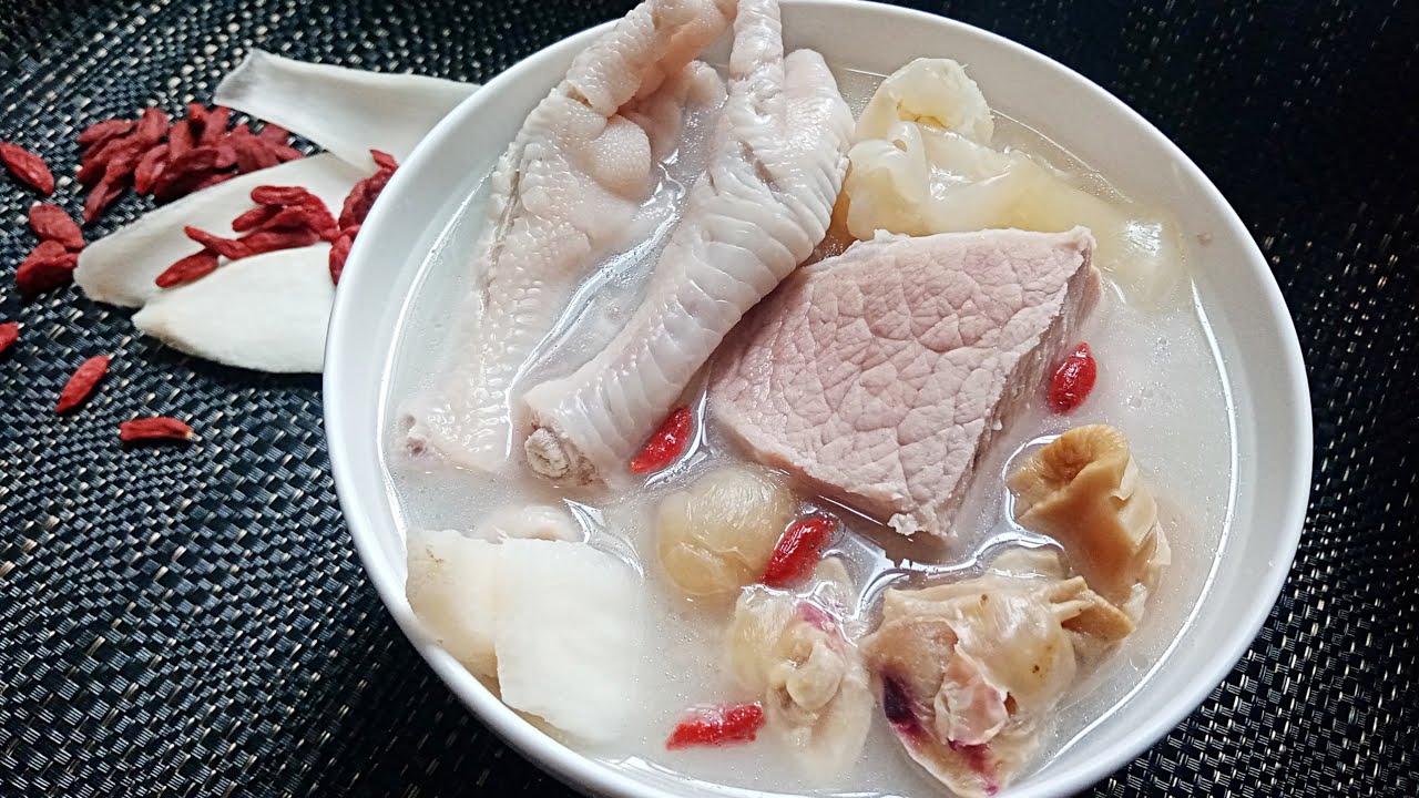 Chicken Feet Soup with Fish Maw and Conches