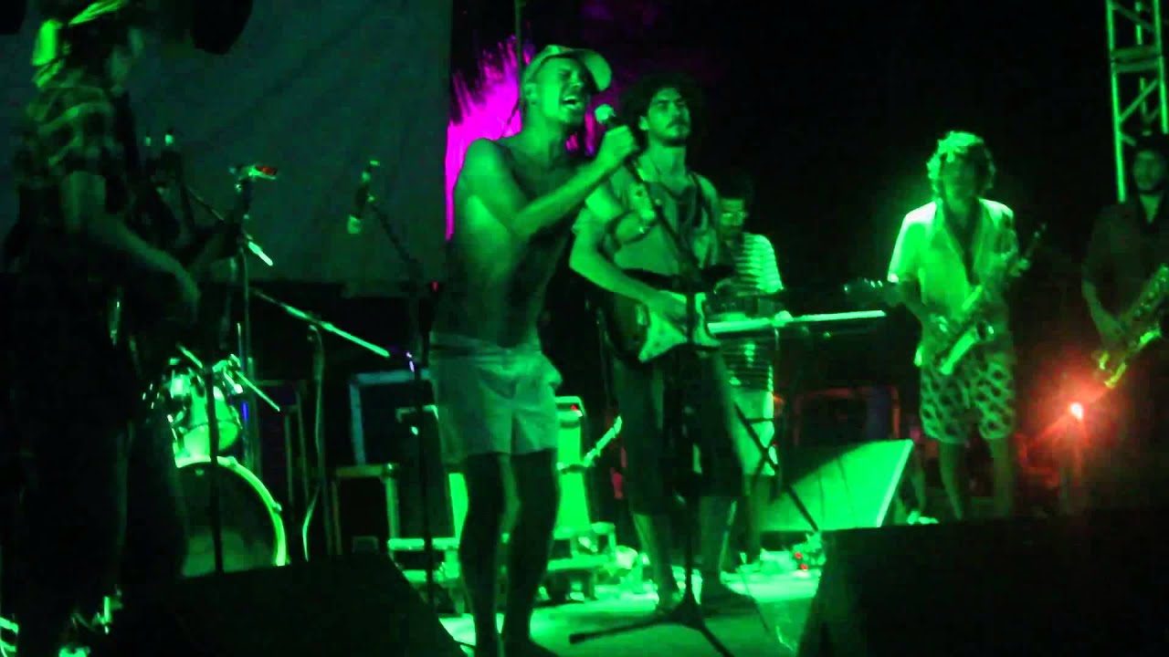 === ANTROPOFÓNICA === en ¨Universo Paralelo¨ (Pratigi, Brasil, verano 2012), por Lotus Midia