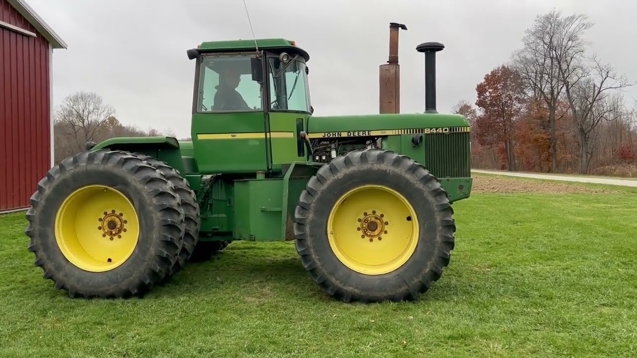 JOHN DEERE 8440 For Sale