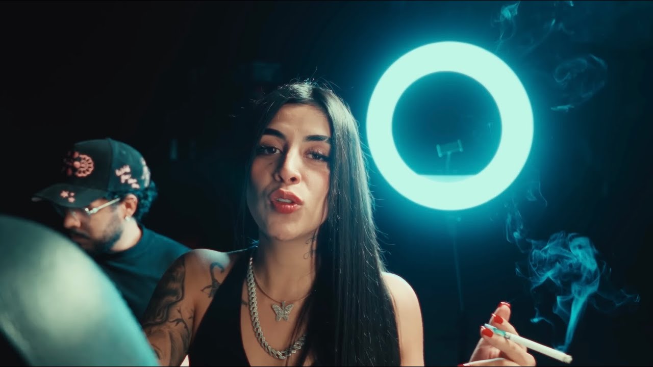 Lady Yeska - Mientras (Video Oficial)